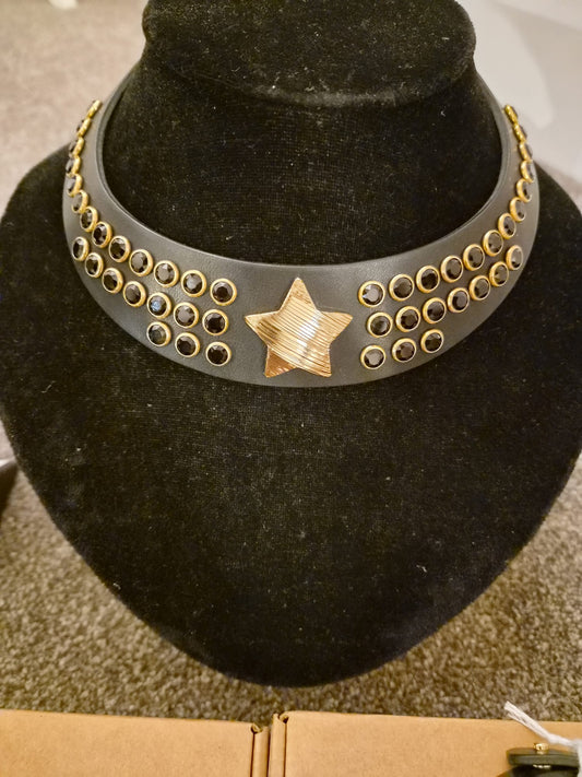 Tulsi leather choker with natural stones and gold plating